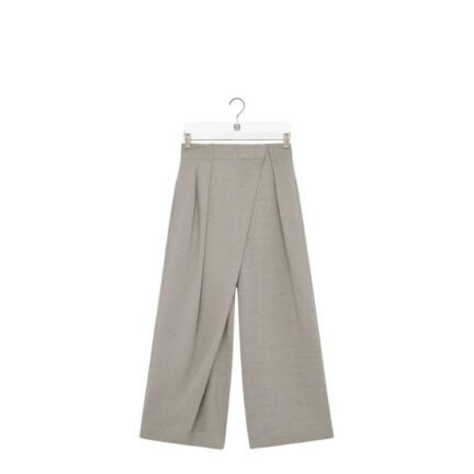 Wrap trousers in wool